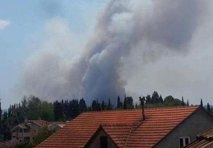 Mještanin Popova teško povrijeđen- gasio požar pa upao u čatrnju