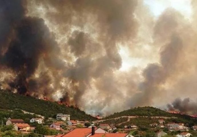 Požar u Čapljini-ugroženo 500 objekata