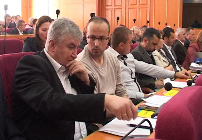 Video: Rasulo u trebinjskom PDP-u, sa 6 spali na 2 odbornika