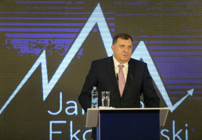 Dodik: Naći mogućnost za povećanje plata da bi zadržali radnike