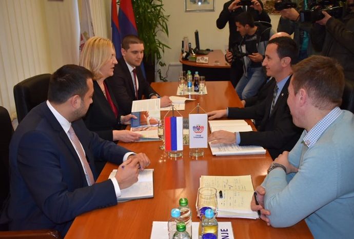 Cvijanovićeva se sastala sa Ćurićem – Podrška projektima u oblasti obrazovanja i sporta