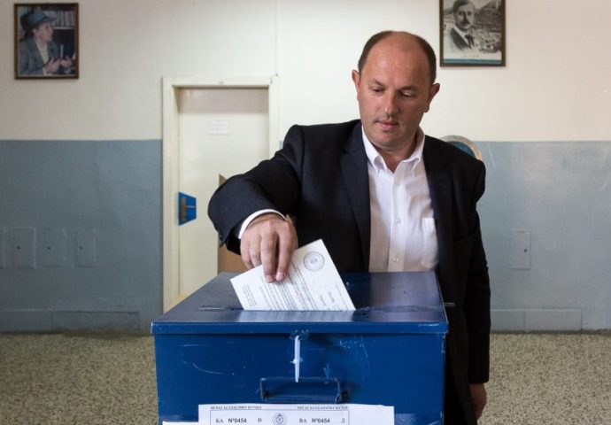 Bivši gradonačelnik Luka Petrović obavio građansku dužnost