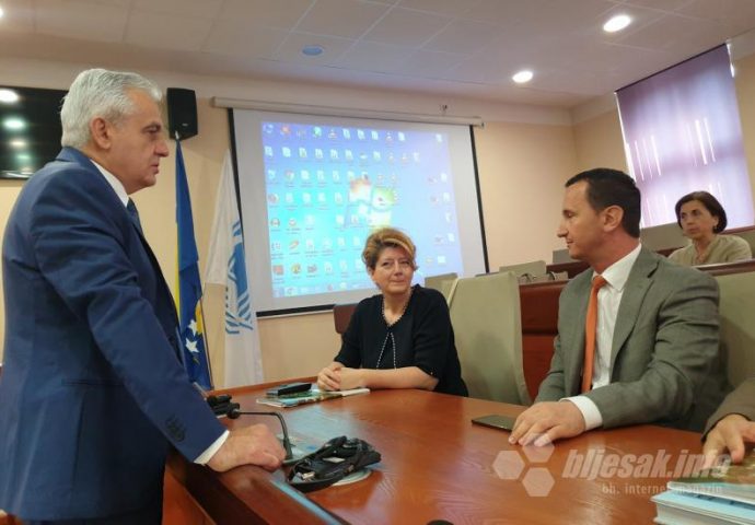 Franković od Ćurića zatražio da se pokloni hrvatskim žrtvama ; Ćurić: Trebinje se ne želi vraćati u prošlost