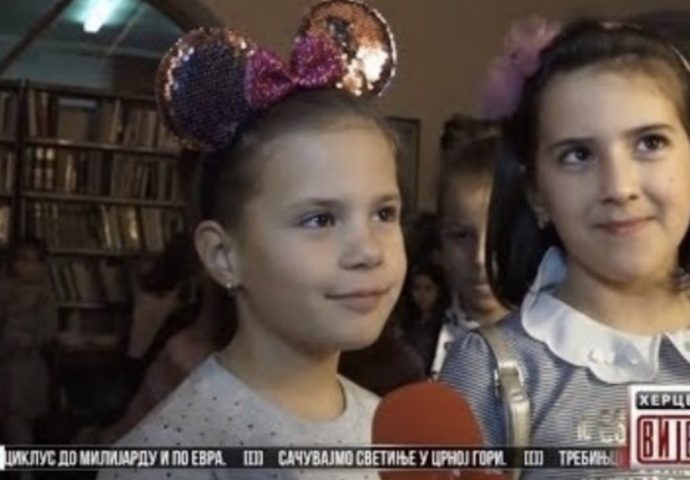 VIDEO: Novogodišnja žurka za vrijedne osnovce u Biblioteci