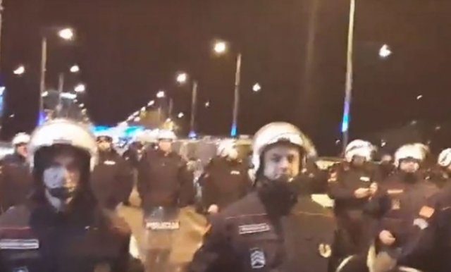Sukob građana i policije večeras u Nikšiću