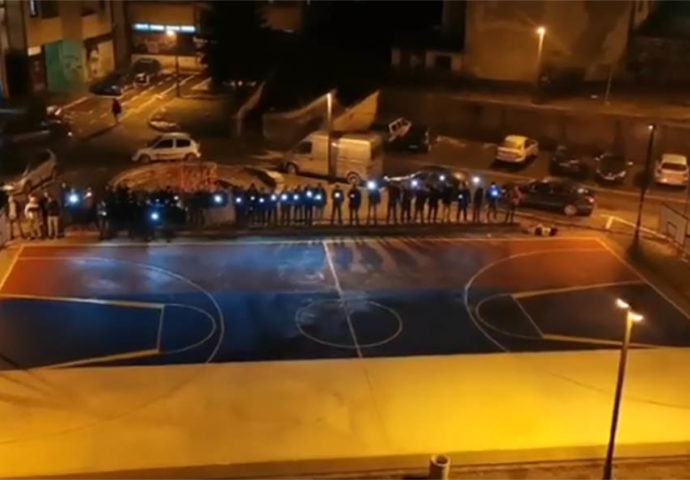 “BRAVO JUNACI” Oslikana trobojka na košarkaškom terenu u Pljevljima (VIDEO)
