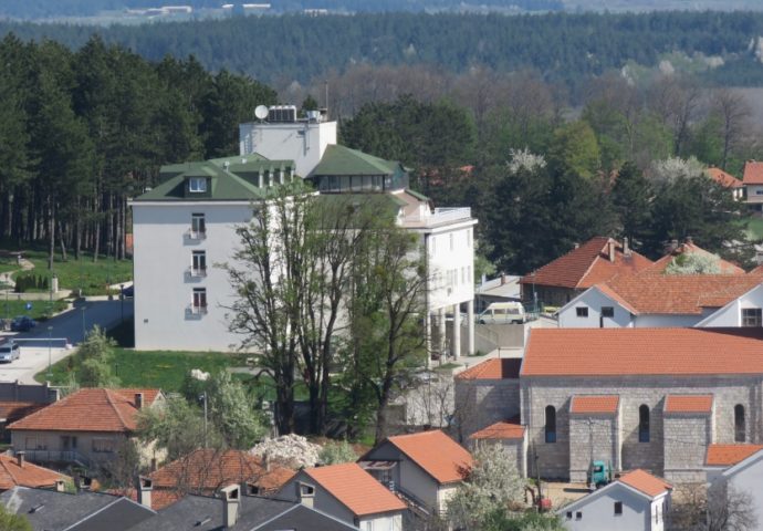 Prva žrtva korona virusa u Nevesinju