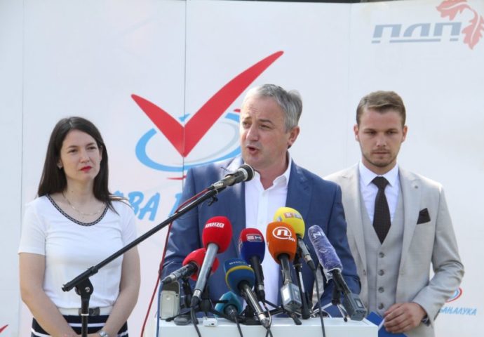 PDP: Draško gradonačelnik, Jelena gradski menadžer