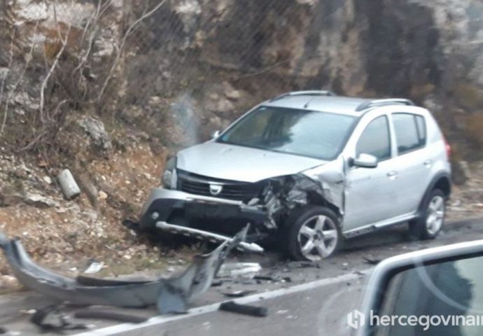 Teška saobraćajka na ulazu u Jablanicu