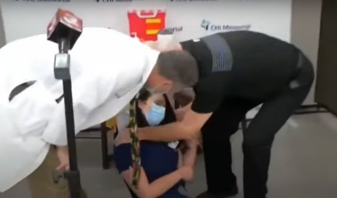 VIDEO: Medicinska sestra se onesvijestila nakon primanja vakcine