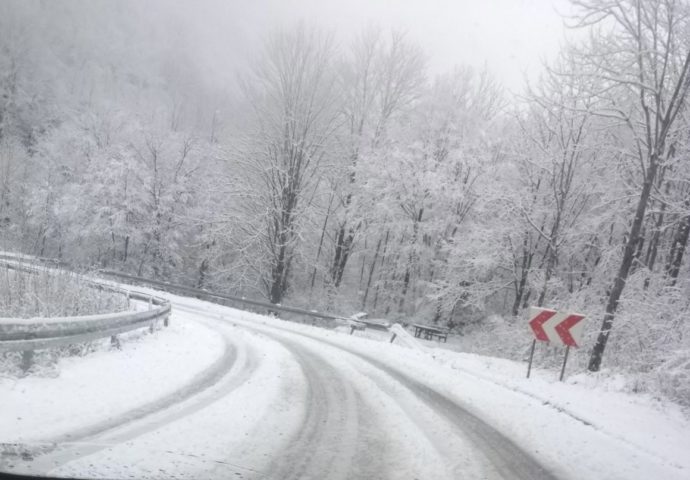 Ledeno jutro u Hercegovini – Cijela regija u minisu