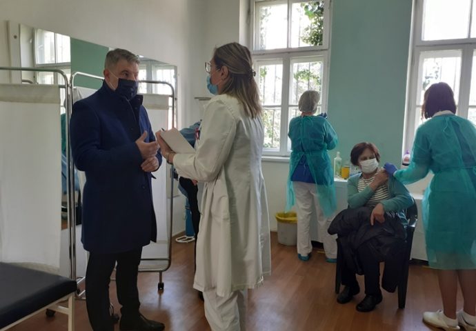 Šeranić: Dom zdravlja Trebinje prvi u Srpskoj krenuo u vakcinaciju i vrlo uspješno sprovodi proces imunizacije građana