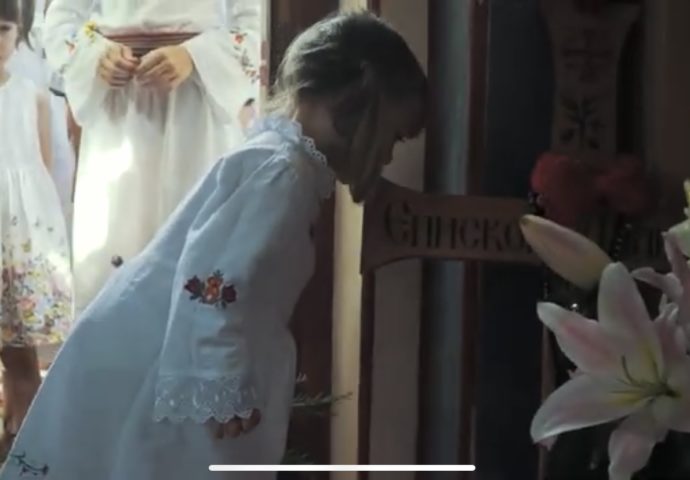 VIDEO: Božur lavljeg srca – Djeca svom vršnjaku vladici Atanasiju