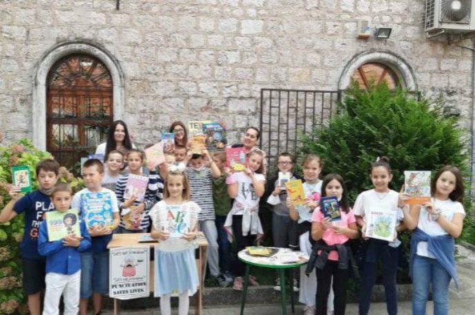 Trebinjski osnovci u posjeti biblioteci