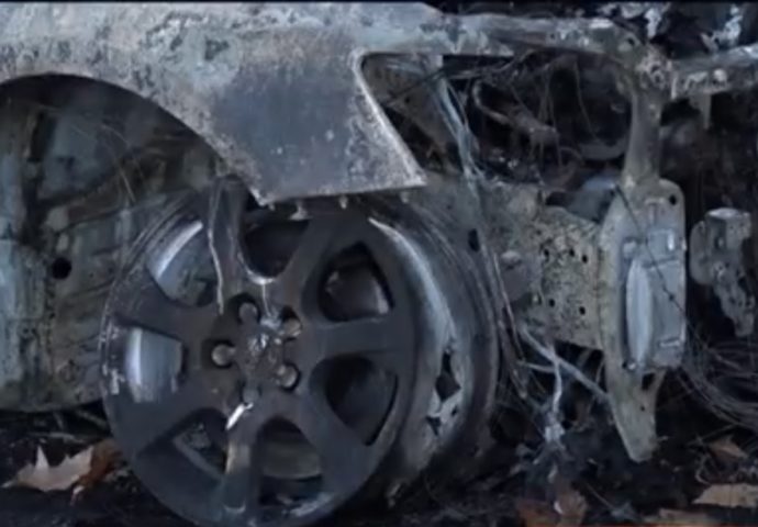 VIDEO: Zapaljeni automobili u Trebinju