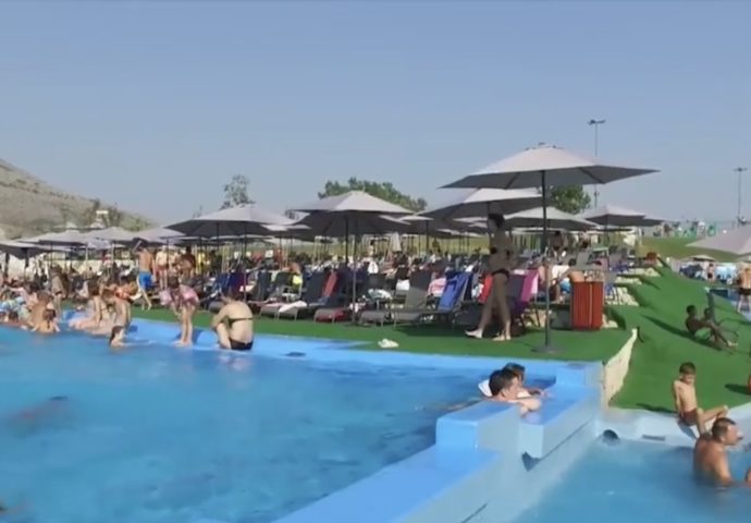 VIDEO: Otvorena sezona kupanja u Gradu Sunca