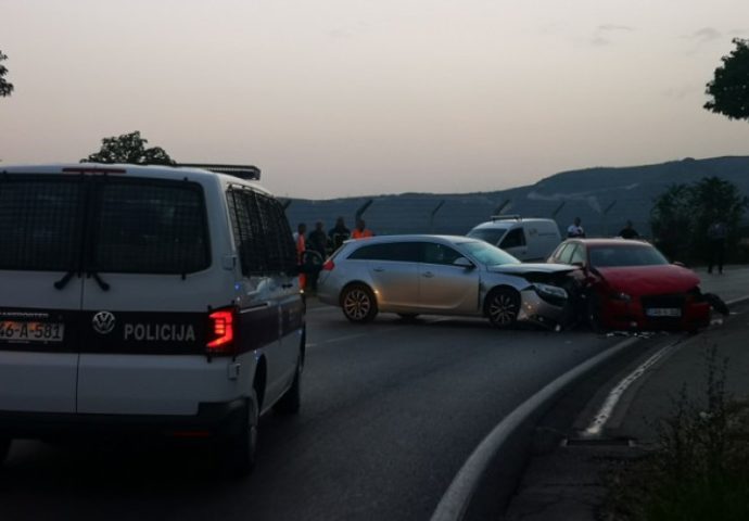 U saobraćajci kod Mostara teško povrijeđena djevojka