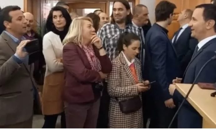 HIT VIDEO: Vukanović: „Porasli smo za 70%“; Ćurić: „Porasla Vam je samo kosa“