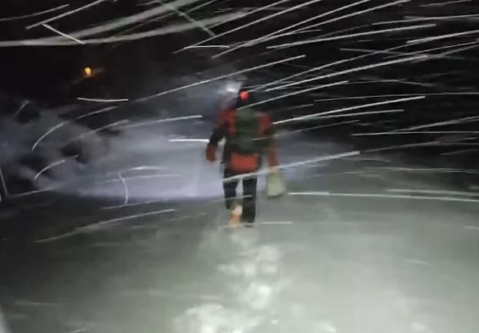 VIDEO: GSS spasio Turke zaglavljene u snijegu u planinama iznad Mostara