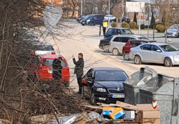 Dok svojim  blokira institucije, Vukanović službeno auto i vozača  koristi za privatne poslove