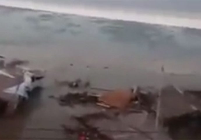 Cunami ruši tursku obalu nakon zemljotresa