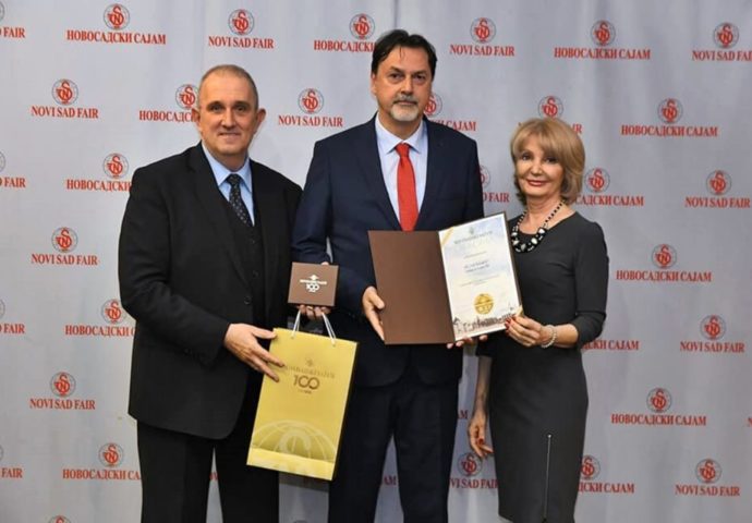 Osnovna škola „Vuk Karadžić“ iz Trebinja nagrađena „ZLATNOM MEDALJOM ZA KVALITET“ u Novom Sadu