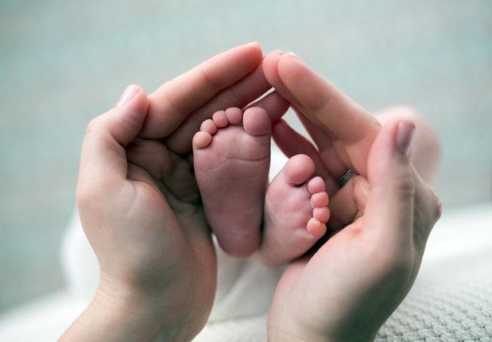 Ginekolog i babica negirali krivicu za pad bebe iz Trebinja