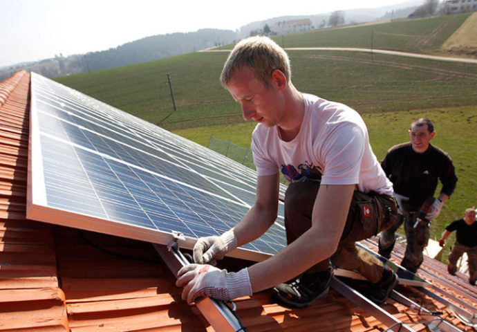 Solarni paneli na krovove kuća zakočeni u Sarajevu