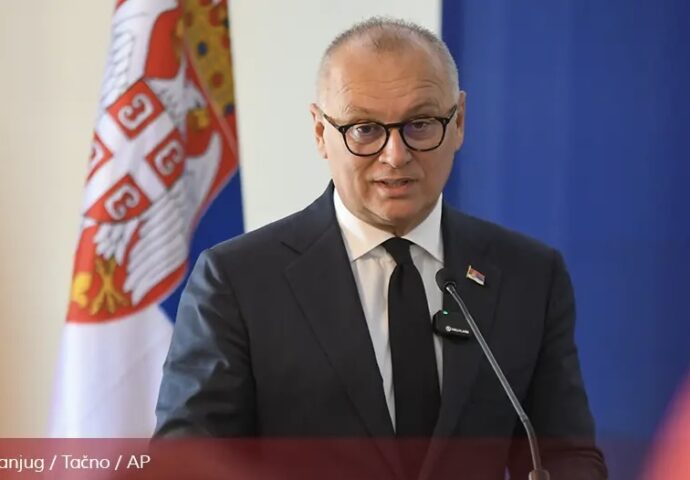 Odreðen pritvor Vesiću, Momiroviću i 11 osumnjičenih – Oštetili budžet za 115 miliona dolara