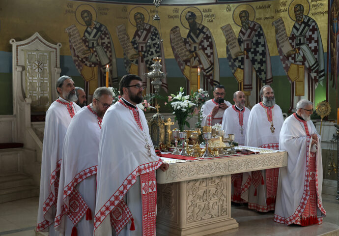 Svetom liturgijom u Sabornom hramu počela proslava Vaskrsa