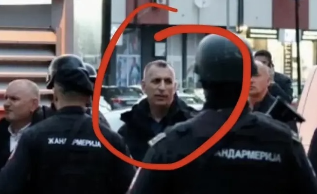 Evo ko provocira ispred Administrativnog centra
