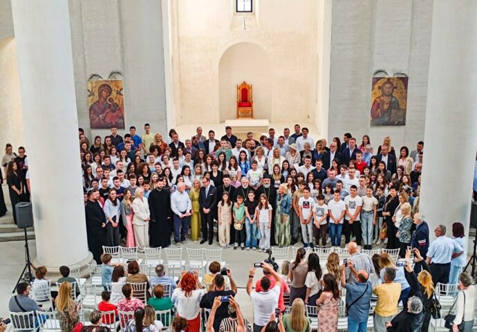 Studentima i đacima dodijeljeno 188 stipendija i nagrada za školovanje