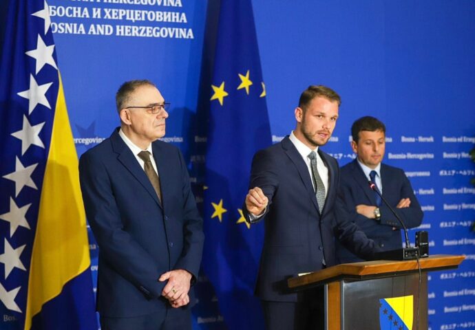 Sastanak sa šefom britanske diplomatije: Stigli predstavnici „trojke“ i opozicije RS