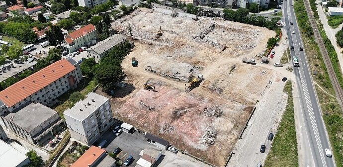 Srušena čuvena mostarska fabrika, stambene zgrade gradiće i firma iz Trebinja