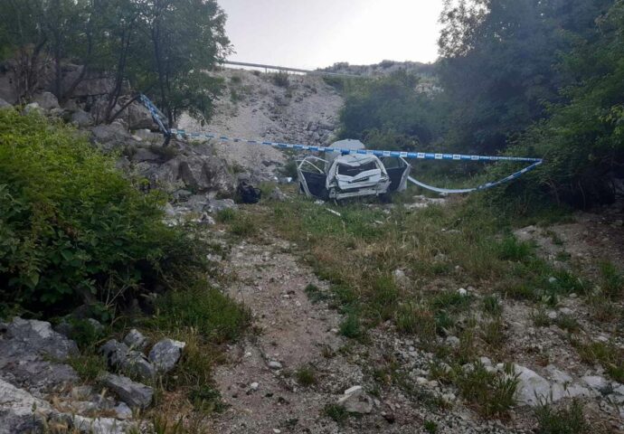 Teška saobraćajka kod Grahova, stradali majka i dijete