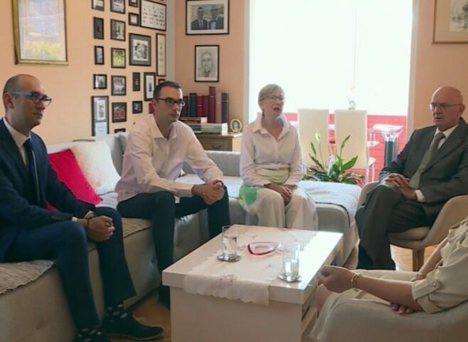 Dok većina trči za novcem, porodica Kovač iz Trebinja je trčala za znanjem: Rezultat pet doktorata u pod jednim krovom (VIDEO)