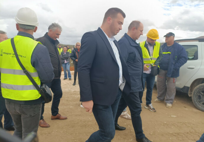 Petrović u obilasku gradilišta: Završeno probijanje tunela, najtežeg dijela posla u izgradnji HE Dabar
