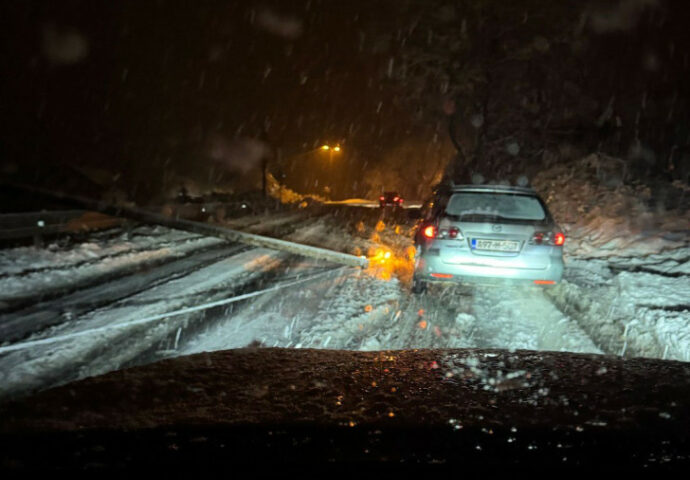 Snijeg paralizovao saobraćaj na Romaniji