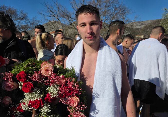 Andrej Lučić prvi do časnog krsta u Trebišnjici